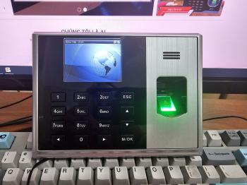 Máy chấm công vân tay ZKTeco 3000Pro